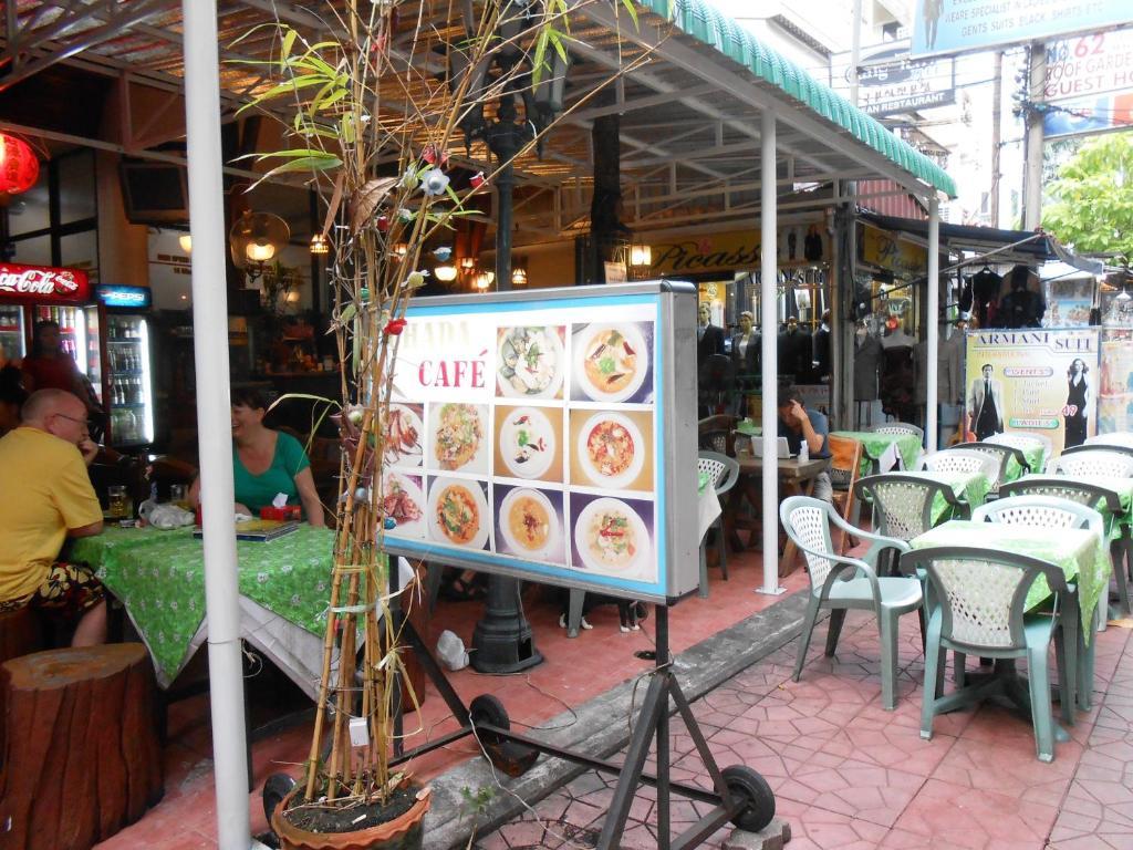 Four Sons Village Bangkok Exterior foto