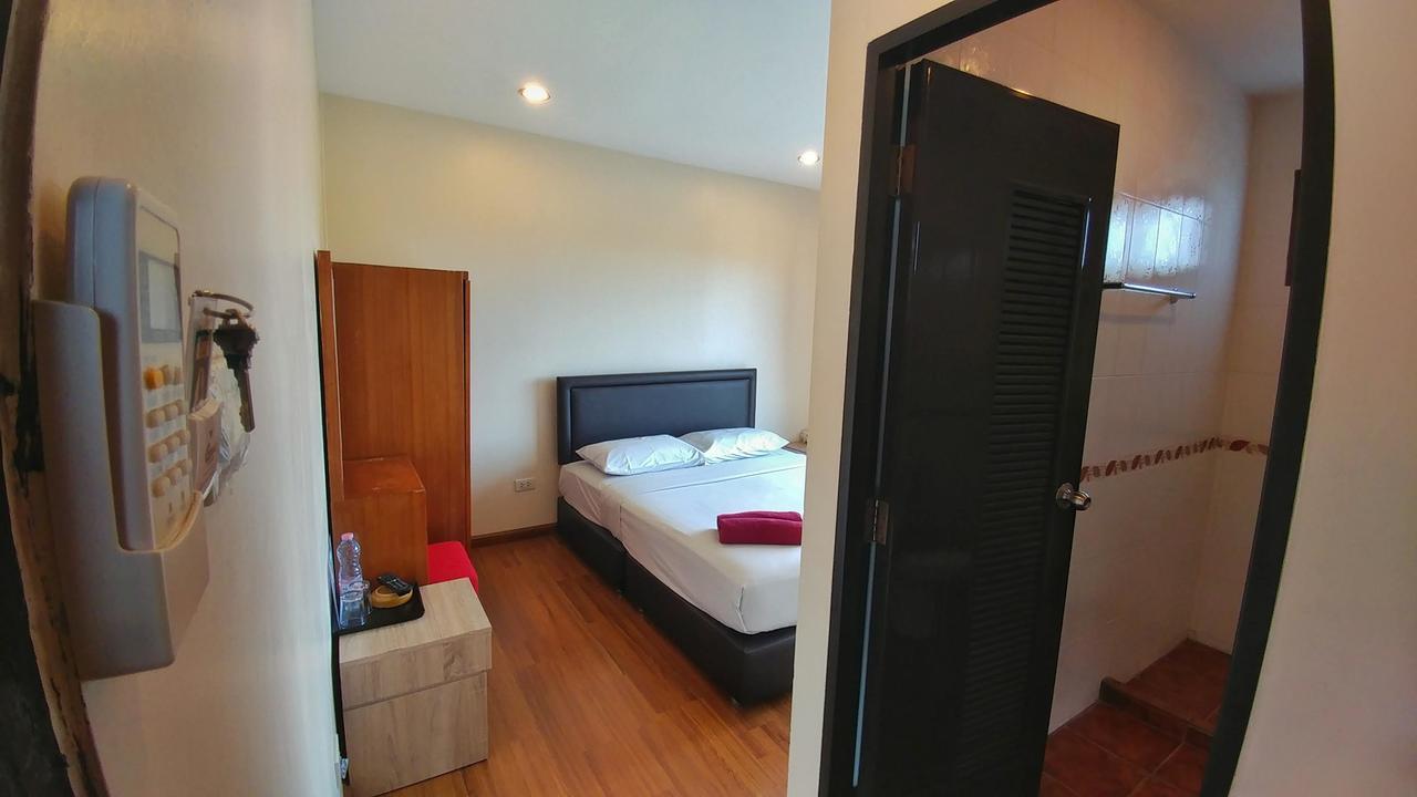 Four Sons Village Bangkok Exterior foto